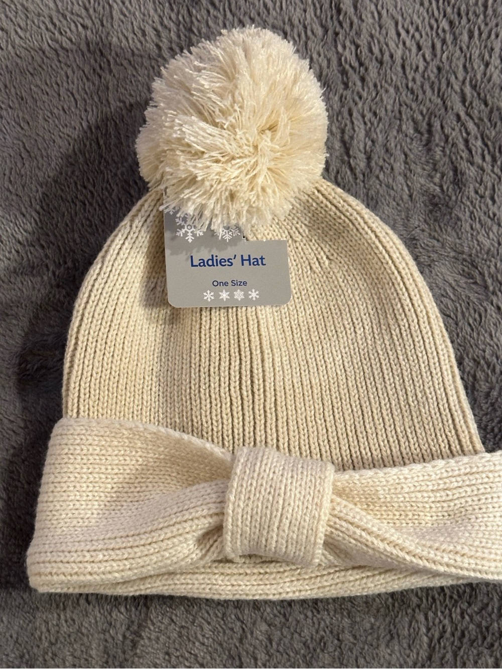 💥 $5 if bundled - Cream Knit Pom Beanie with Bow Stocking Hat NWT